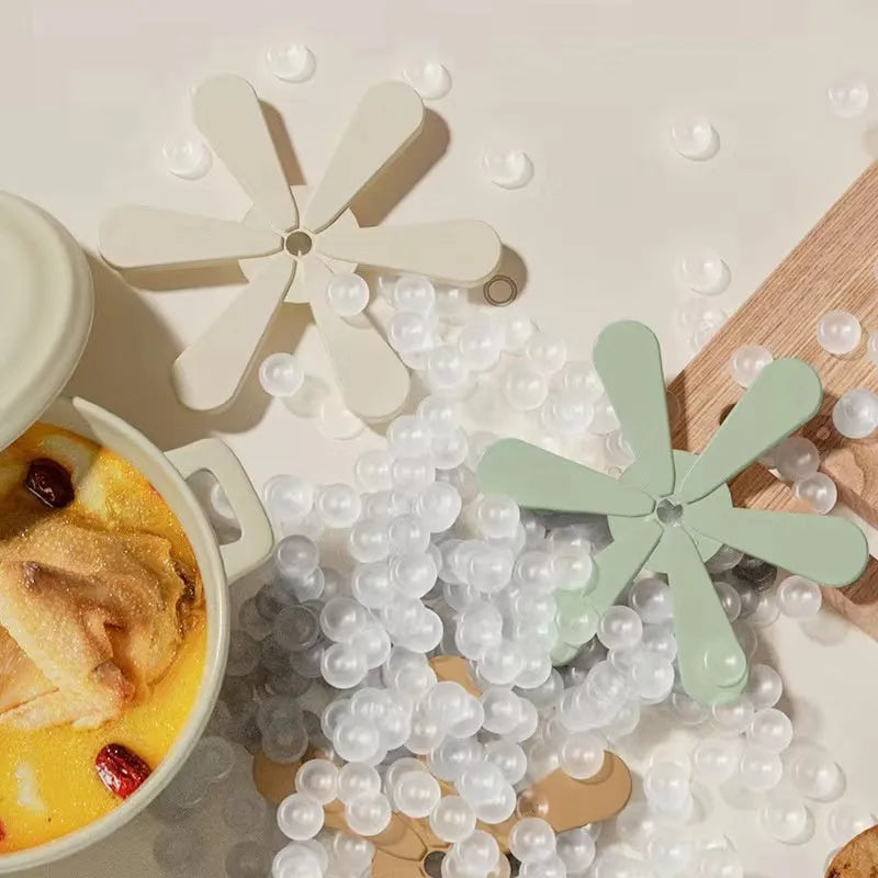 Christmas Tree Silicone High Temperature Resistance Heat Insulation Coaster Kitchen Gadgets - Bellarte Enchanté Christmas Tree Silicone High Temperature Resistance Heat Insulation Coaster Kitchen Gadgets